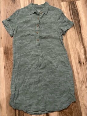Women’s vineyard vines Green Camo Short Sleeve button down Shirt Dress size 0